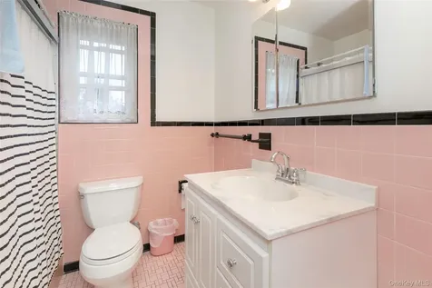 810 Neill Avenue Bronx NY 10462