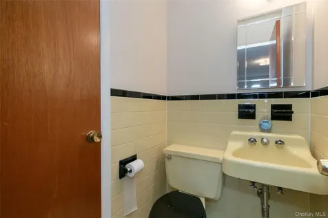 810 Neill Avenue Bronx NY 10462