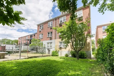 810 Neill Avenue Bronx NY 10462