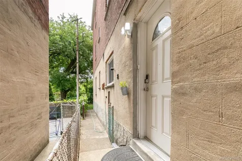 810 Neill Avenue Bronx NY 10462