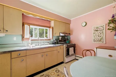 37 Winston Drive Smithtown NY 11787