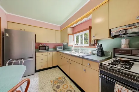 37 Winston Drive Smithtown NY 11787