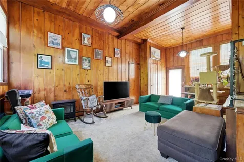 37 Winston Drive Smithtown NY 11787