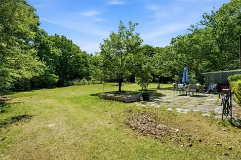 37 Winston Drive Smithtown NY 11787