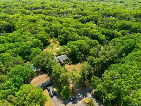 37 Winston Drive Smithtown NY 11787