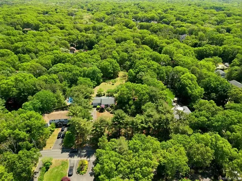 37 Winston Drive Smithtown NY 11787
