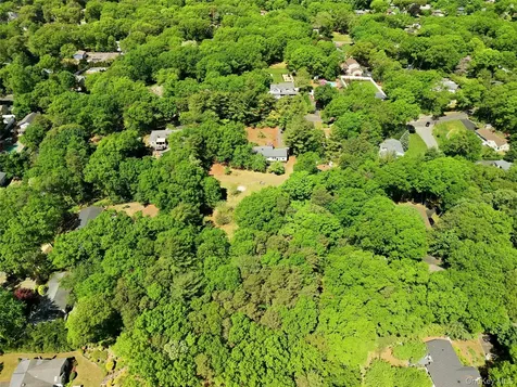 37 Winston Drive Smithtown NY 11787