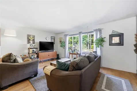 37 Winston Drive Smithtown NY 11787