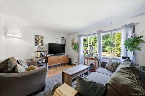 37 Winston Drive Smithtown NY 11787