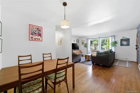 37 Winston Drive Smithtown NY 11787