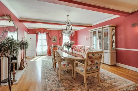 274 River Road Saint James NY 11787
