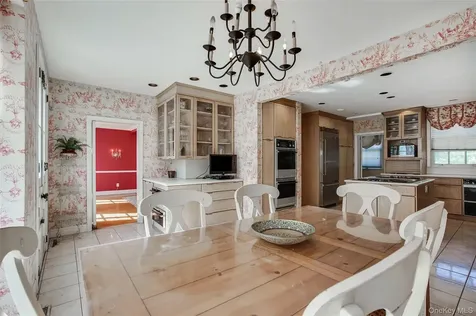 274 River Road Saint James NY 11787