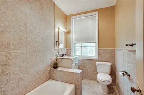 274 River Road Saint James NY 11787