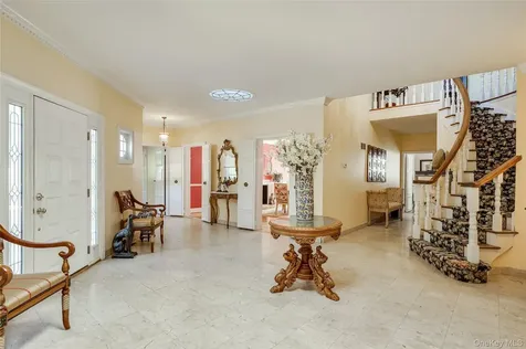 274 River Road Saint James NY 11787