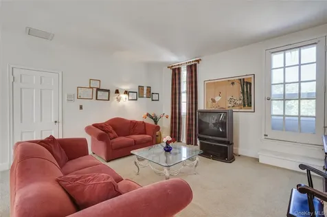 274 River Road Saint James NY 11787