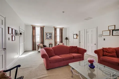 274 River Road Saint James NY 11787