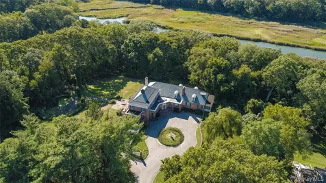 274 River Road Saint James NY 11787