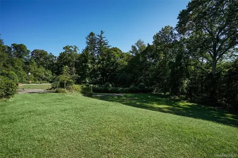 274 River Road Saint James NY 11787