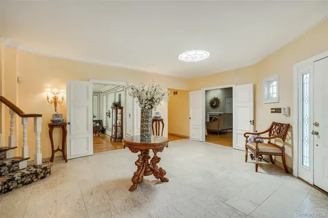 274 River Road Saint James NY 11787