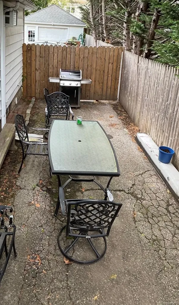 14 Walnut Avenue E Farmingdale NY 11735