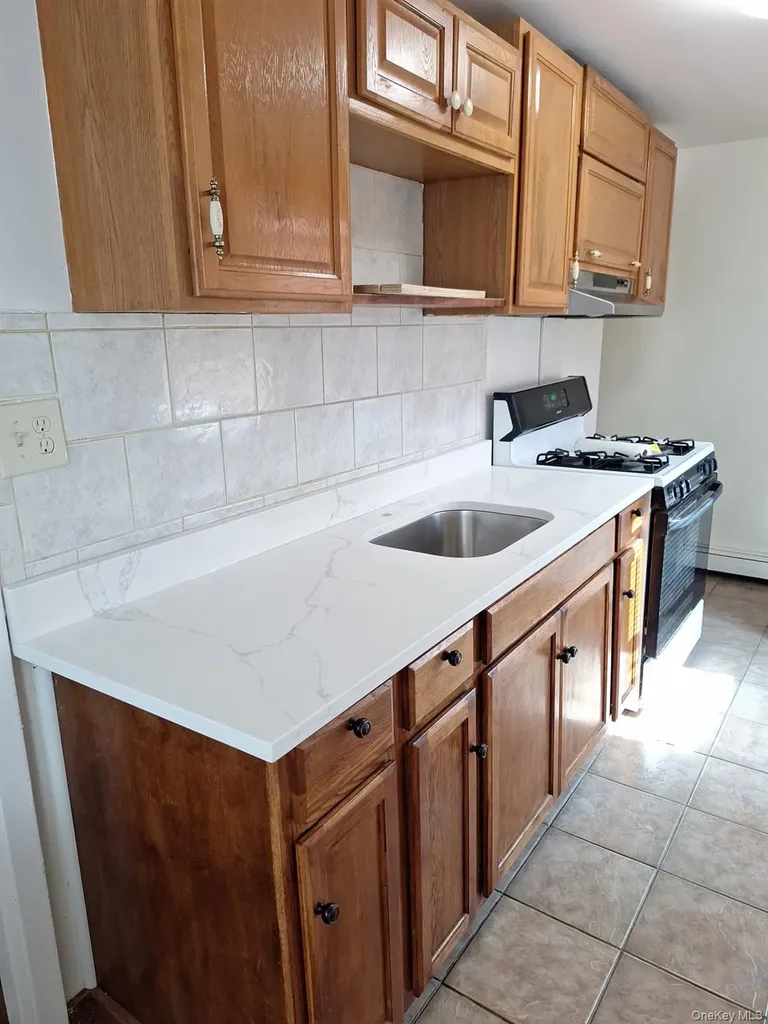 14 Walnut Avenue E Farmingdale NY 11735