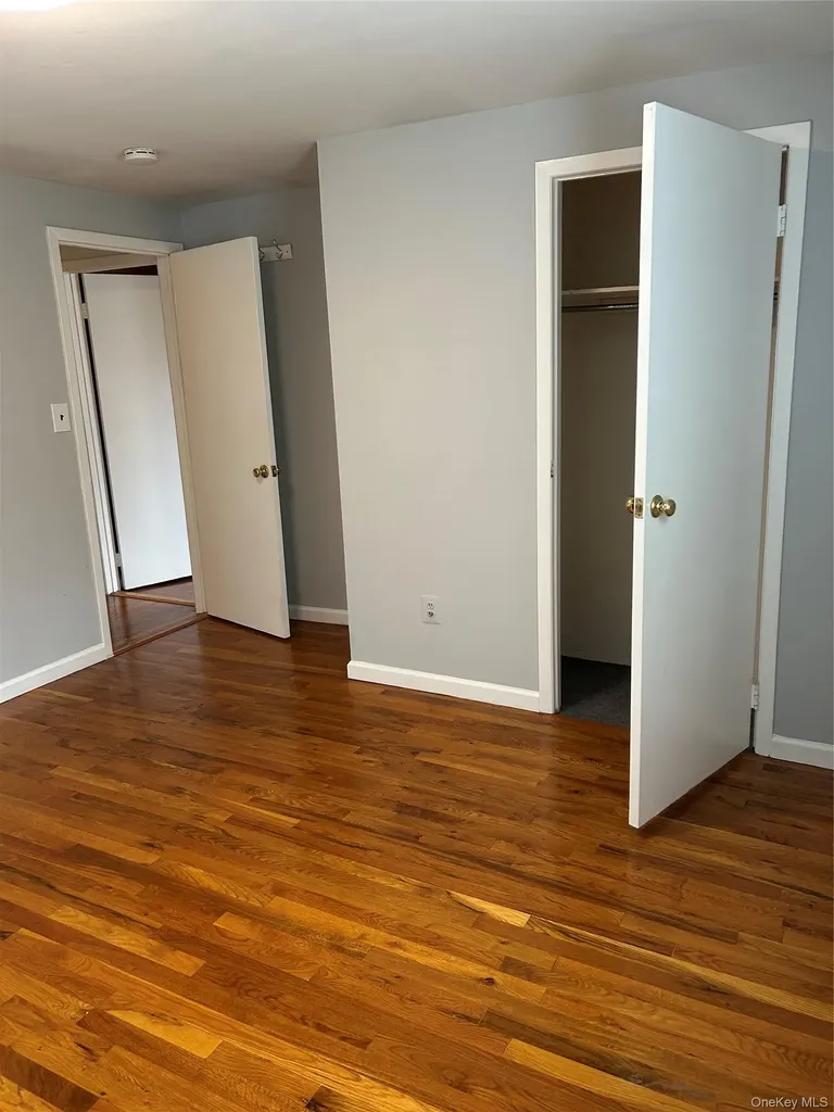 14 Walnut Avenue E Farmingdale NY 11735
