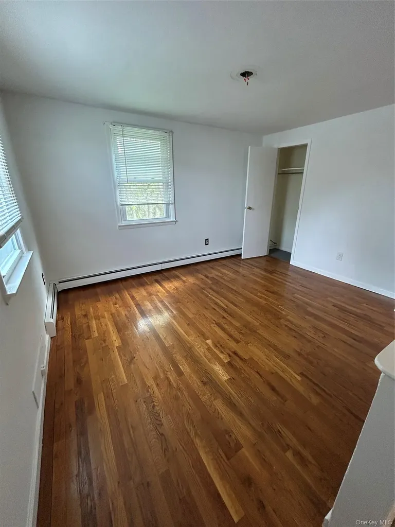 14 Walnut Avenue E Farmingdale NY 11735