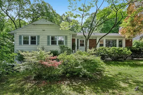 62 Mohegan Road Larchmont NY 10538