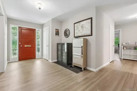 62 Mohegan Road Larchmont NY 10538