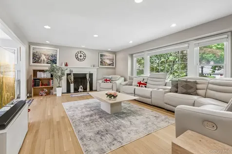 62 Mohegan Road Larchmont NY 10538