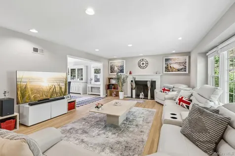 62 Mohegan Road Larchmont NY 10538