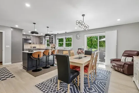 62 Mohegan Road Larchmont NY 10538