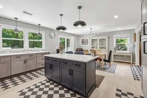62 Mohegan Road Larchmont NY 10538