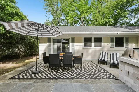 62 Mohegan Road Larchmont NY 10538