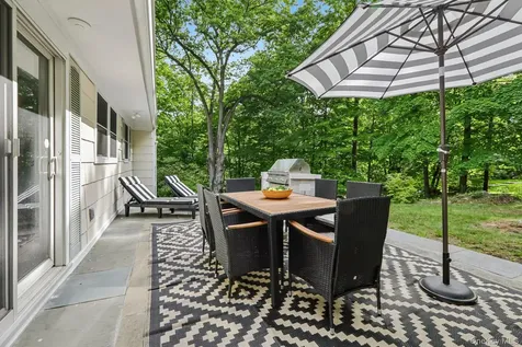 62 Mohegan Road Larchmont NY 10538