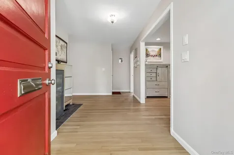 62 Mohegan Road Larchmont NY 10538