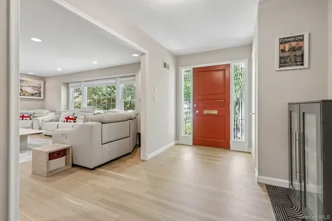 62 Mohegan Road Larchmont NY 10538