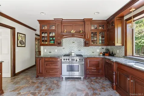 1780 Route 106 Muttontown NY 11791