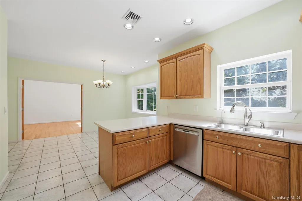 35 Wayacross Road Mahopac NY 10541