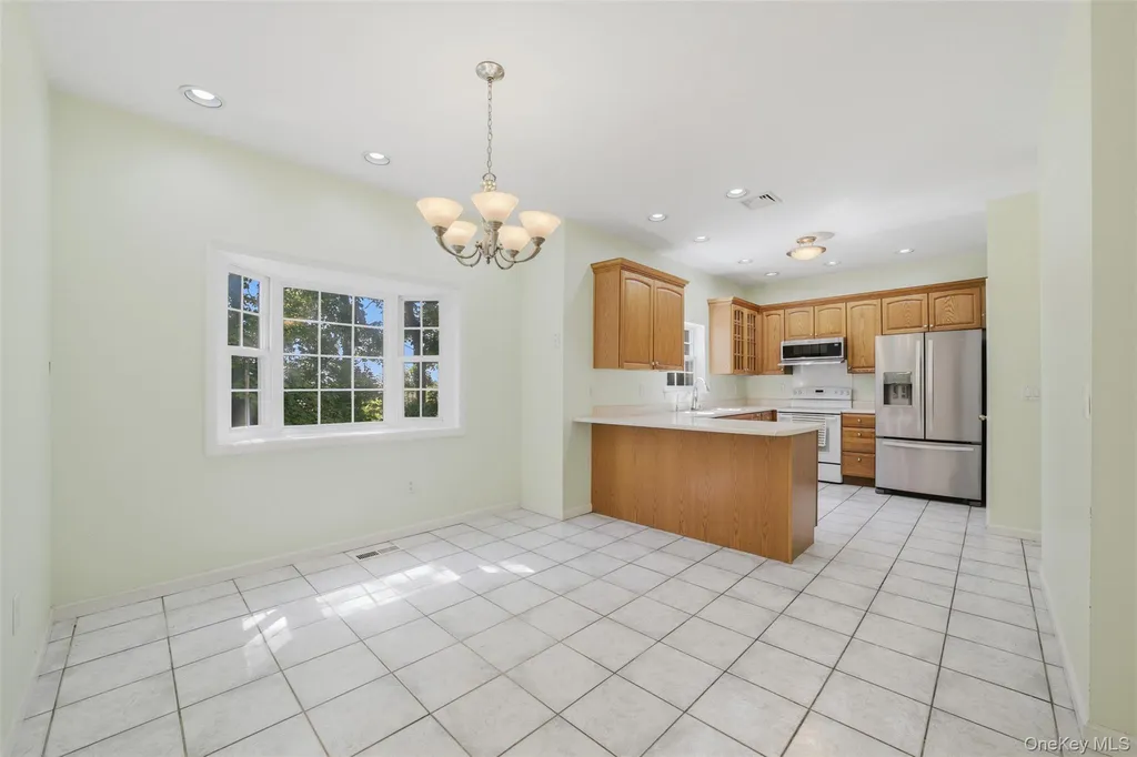 35 Wayacross Road Mahopac NY 10541