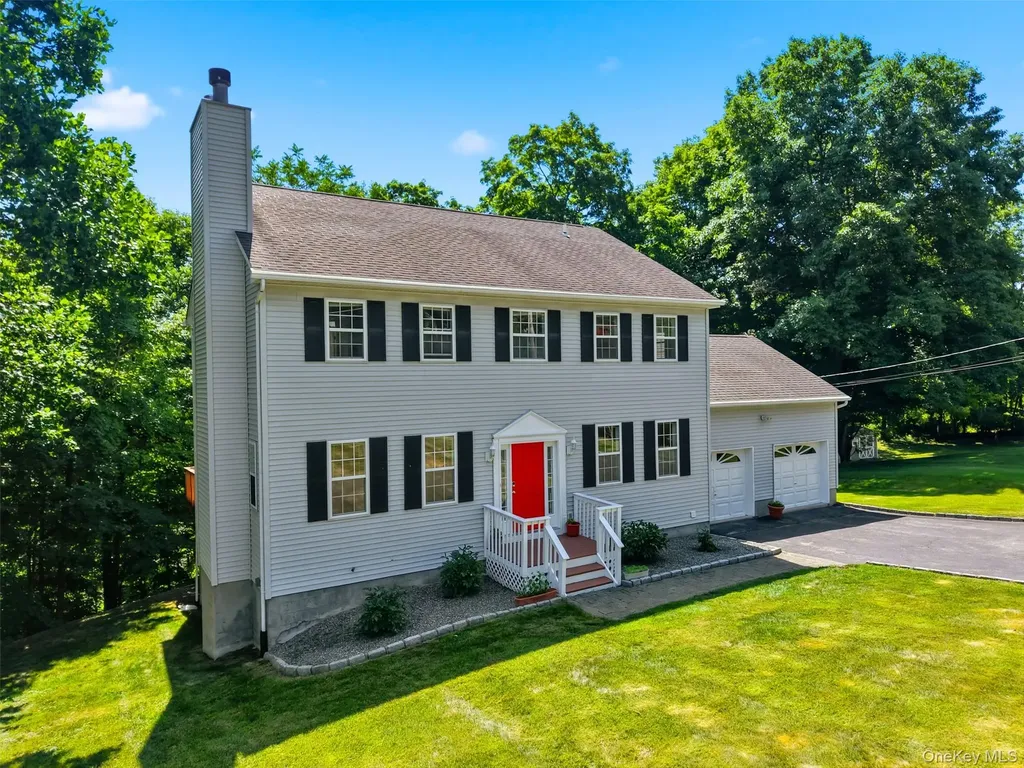 35 Wayacross Road Mahopac NY 10541