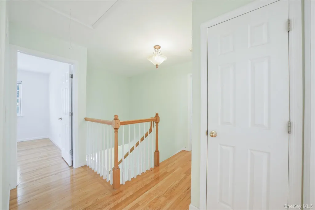 35 Wayacross Road Mahopac NY 10541