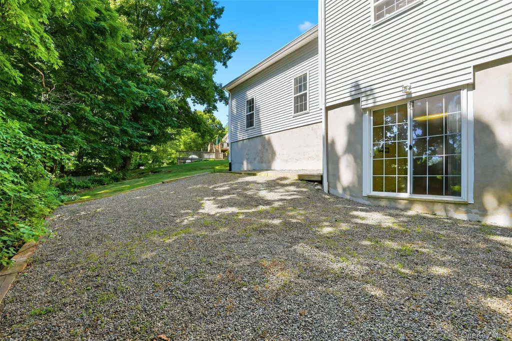 35 Wayacross Road Mahopac NY 10541
