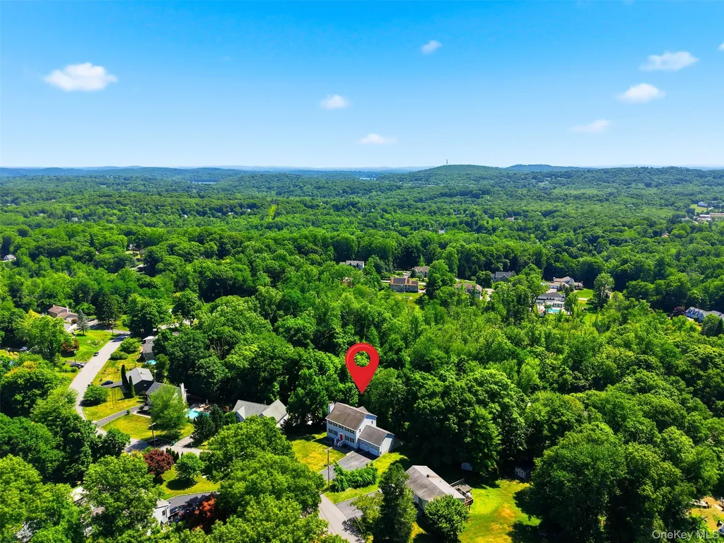 35 Wayacross Road Mahopac NY 10541