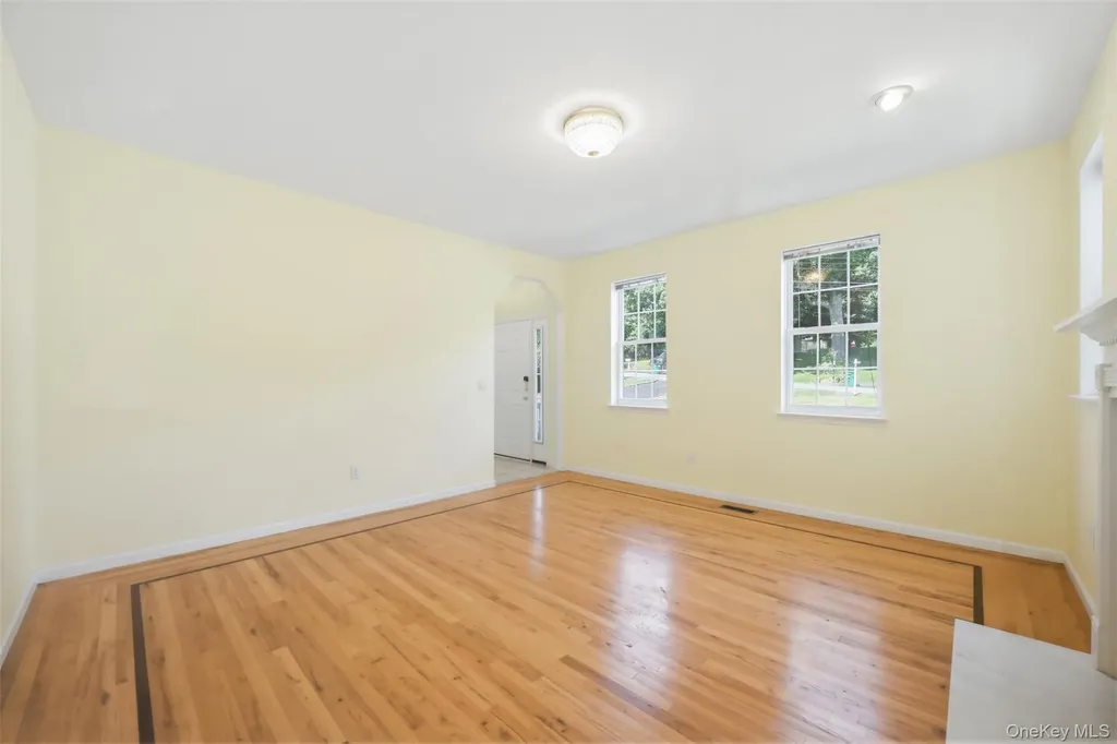 35 Wayacross Road Mahopac NY 10541