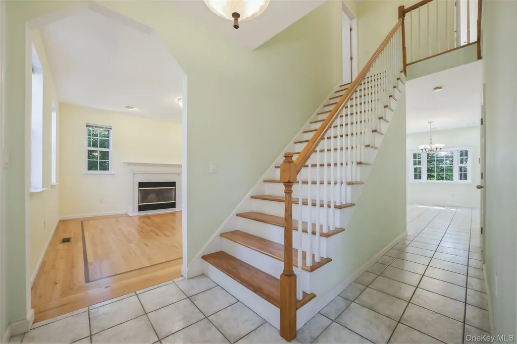 35 Wayacross Road Mahopac NY 10541
