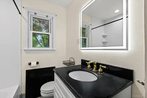 21 Frankford Street Hawthorne NY 10532