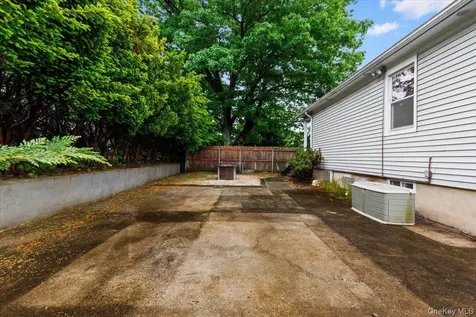 21 Frankford Street Hawthorne NY 10532