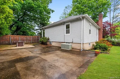 21 Frankford Street Hawthorne NY 10532