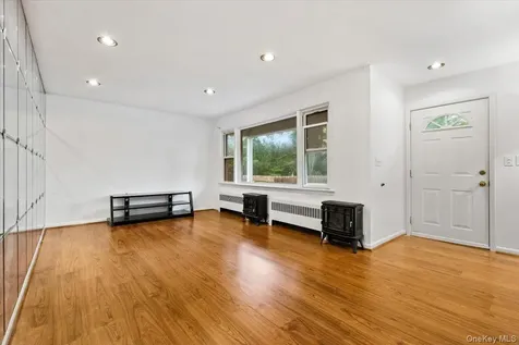21 Frankford Street Hawthorne NY 10532